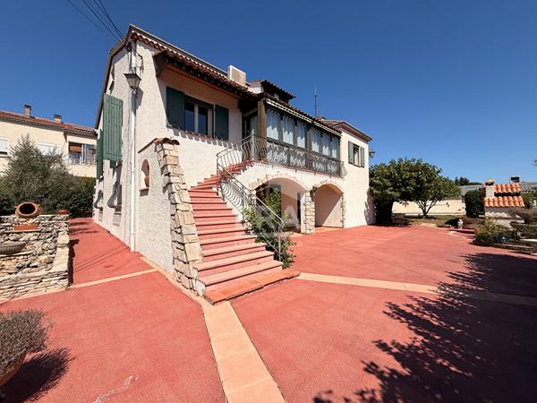 Septemes Les Vallons  - Maison T5 de 215.90 m2 + Garage 68m2 sur parcelle 963m2 avec piscine