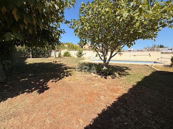 Septemes Les Vallons  - Maison T5 de 215.90 m2 + Garage 68m2 sur parcelle 963m2 avec piscine