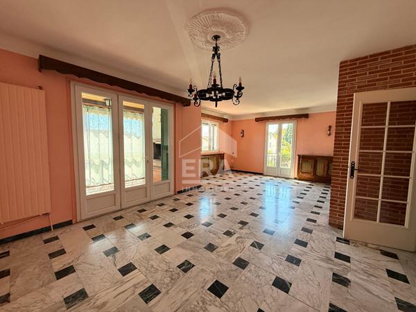 Septemes Les Vallons  - Maison T5 de 215.90 m2 + Garage 68m2 sur parcelle 963m2 avec piscine