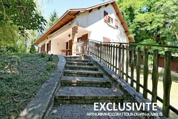 Vente                                                      Maison
                        
                     8 pièces                      210 m2                     à La Tour-du-Pin