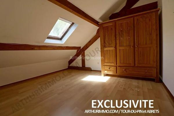 Vente                                                      Maison
                        
                     8 pièces                      210 m2                     à La Tour-du-Pin