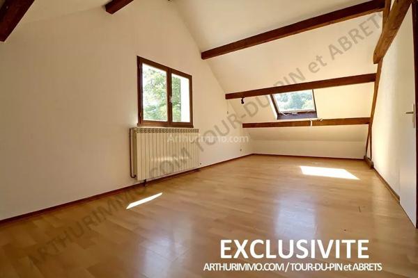 Vente                                                      Maison
                        
                     8 pièces                      210 m2                     à La Tour-du-Pin