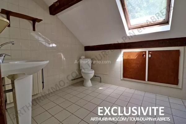 Vente                                                      Maison
                        
                     8 pièces                      210 m2                     à La Tour-du-Pin