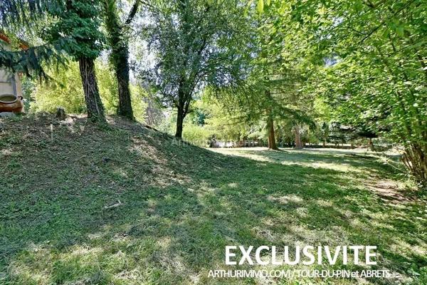 Vente                                                      Maison
                        
                     8 pièces                      210 m2                     à La Tour-du-Pin
