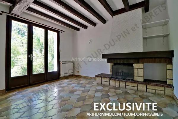 Vente                                                      Maison
                        
                     8 pièces                      210 m2                     à La Tour-du-Pin