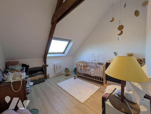 Idéal investisseurs, à Quimperlé, hyper centre à pied, moitié d'immeuble en copropriété (syndic...