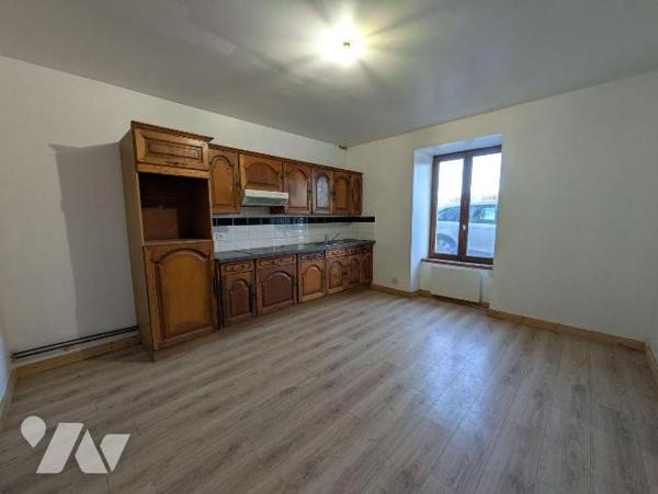 Idéal investisseurs, à Quimperlé, hyper centre à pied, moitié d'immeuble en copropriété (syndic...