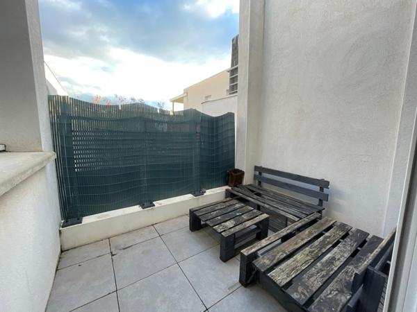 T2 au calme avec terrasse en dernier étage + parking sous-sol