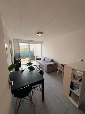 T2 au calme avec terrasse en dernier étage + parking sous-sol