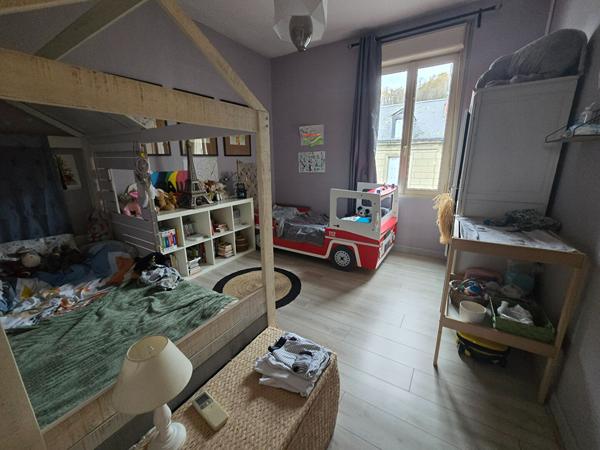 Immeuble BOURG CINQ MARS LA PILE
