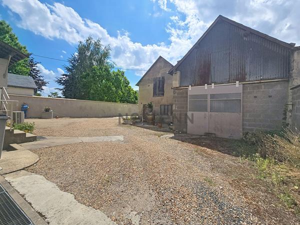 Immeuble BOURG CINQ MARS LA PILE