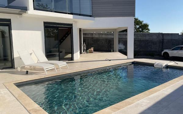 Maison à vendre    5 pièces •  Saint-Paul