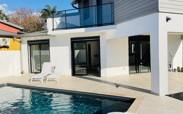 Maison à vendre    5 pièces •  Saint-Paul