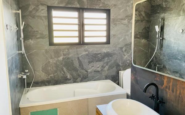 Maison à vendre    5 pièces •  Saint-Paul