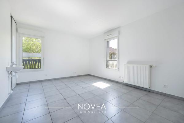Neuville Centre - T2 avec extérieur privatif et parking privatif - Neuville-sur-Saône