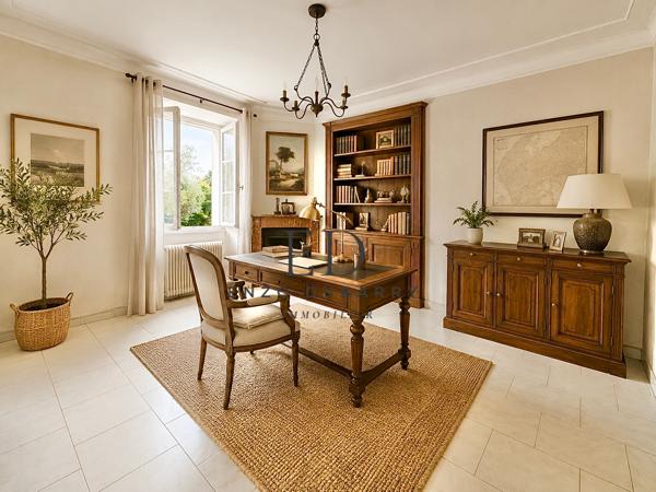 Maison
         6 pièces
        - 150 m² Bien prestige 966 000 € *