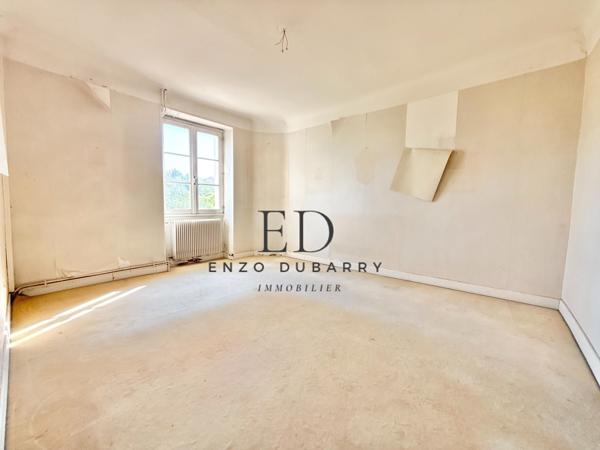 Maison
         6 pièces
        - 150 m² Bien prestige 966 000 € *