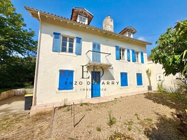 Maison
         6 pièces
        - 150 m² Bien prestige 966 000 € *