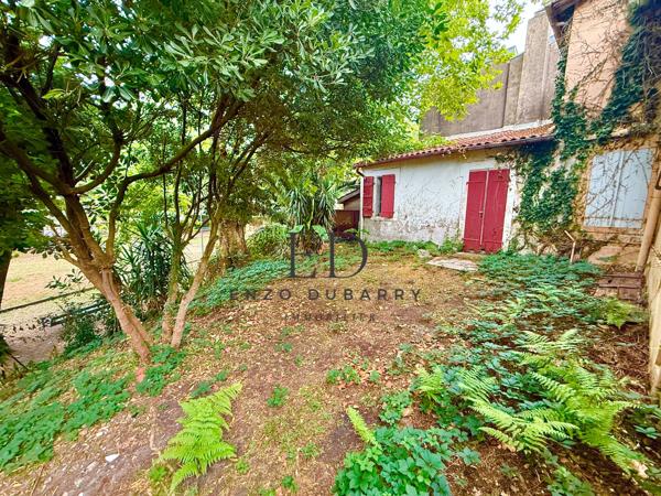 Maison
         6 pièces
        - 150 m² Bien prestige 966 000 € *