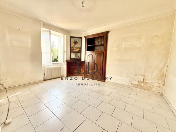 Maison
         6 pièces
        - 150 m² Bien prestige 966 000 € *