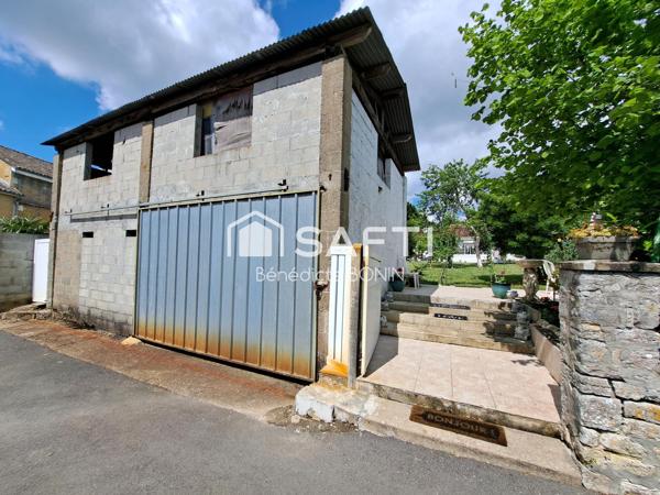 Maison de ville avec grand jardin et garage