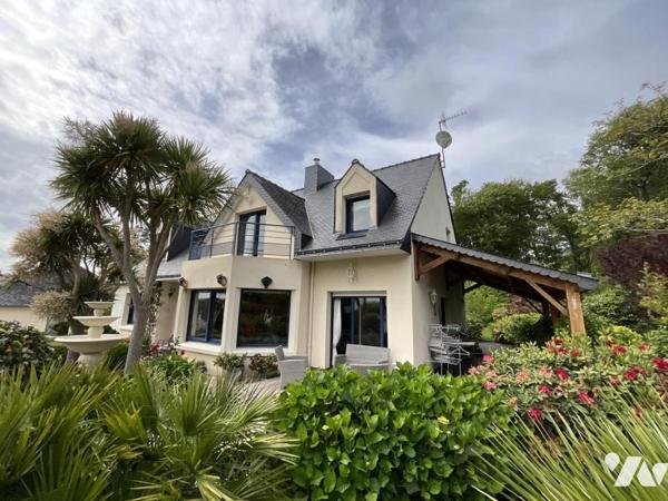 GUIDEL - Proche bourg - Maison de 160m² dans quartier calme.