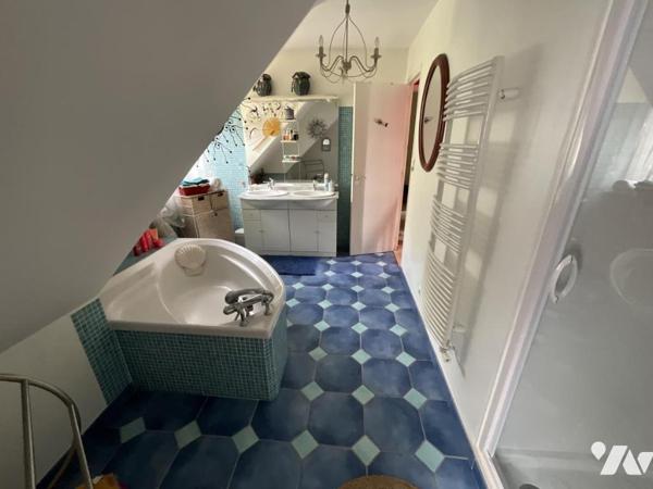 GUIDEL - Proche bourg - Maison de 160m² dans quartier calme.