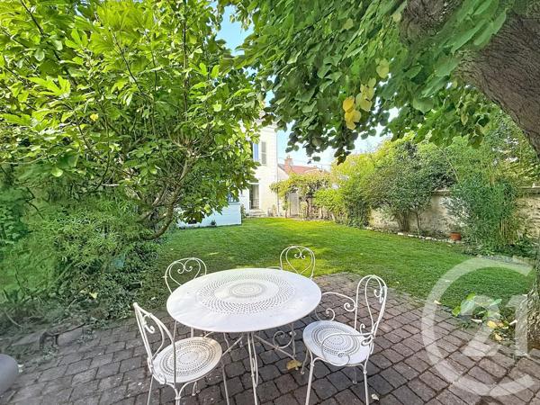 Maison à vendre  10 pièces - 227 m 2   FONTAINEBLEAU  - 77