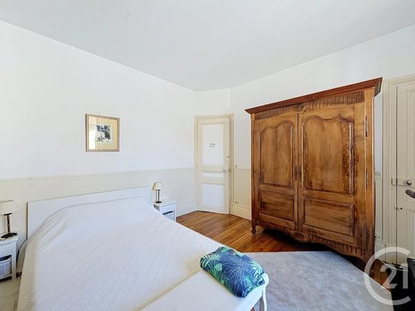Maison à vendre  10 pièces - 227 m 2   FONTAINEBLEAU  - 77