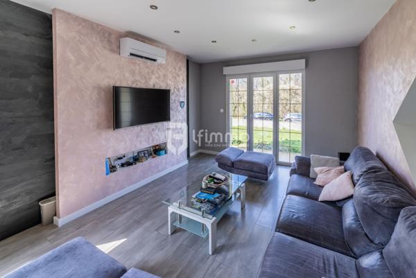 Maison Individuelle, construite en 2004, avec de belles prestations.