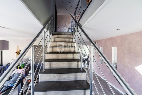 Maison Individuelle, construite en 2004, avec de belles prestations.