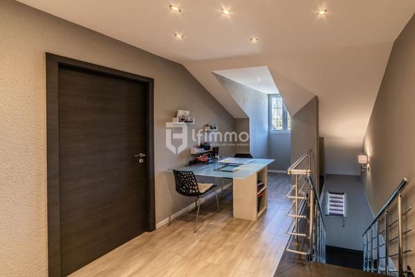 Maison Individuelle, construite en 2004, avec de belles prestations.