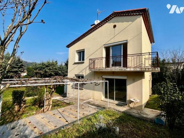 Villa 3 chambres climatisée quartier résidentiel