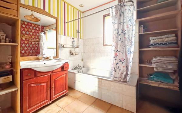 Maison à vendre    4 pièces •  Marseille 16