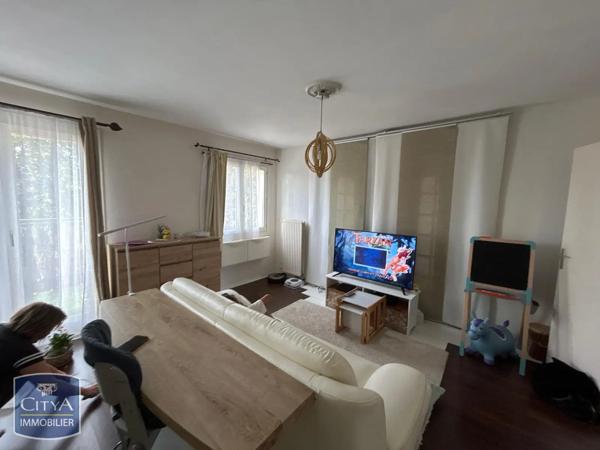 Appartement à louer 3 pièces 78.98m² Évry-Courcouronnes (91000)