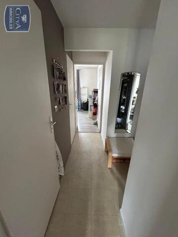 Appartement à louer 3 pièces 78.98m² Évry-Courcouronnes (91000)