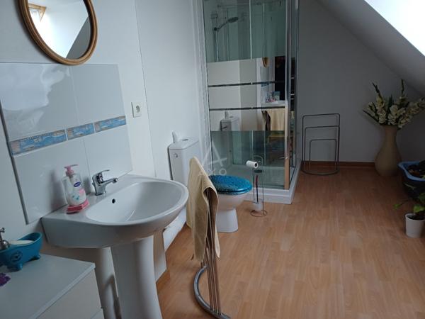 A  15 m de Dieppe Maison a vendre de type F 5   sur sous sol complet  terrain 1500 m² St Germain d' étable