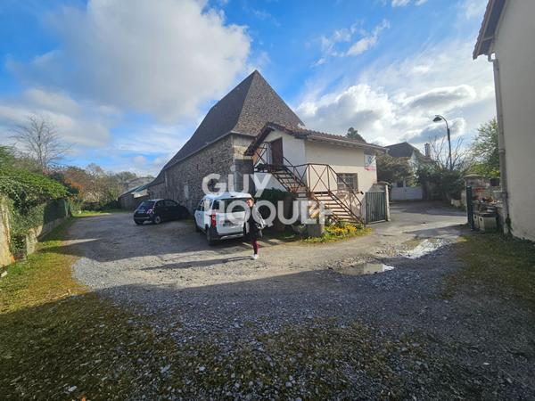 Local commercial Lescar