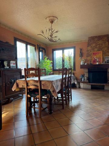 Maison Chassieu 5 pièces 120m2 terrain constructible divisé 897m2