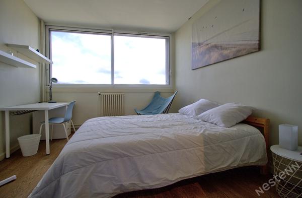 AGEN HYPER CENTRE - Appartement rénové de 94m² avec 3 chambres, ascenseur et cellier