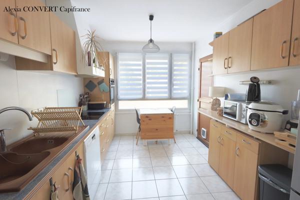 Appartement T3 de 72.6m² rénové, lumineux avec cave et stationnement