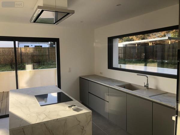 Maison à louer à Caudan dans le Morbihan (56850), ref : 56082-L77