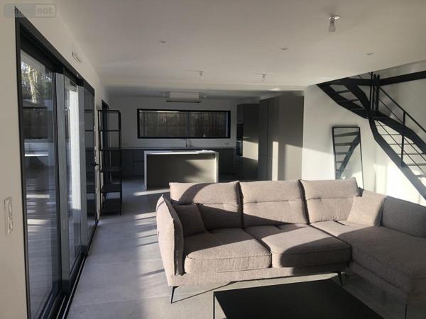 Maison à louer à Caudan dans le Morbihan (56850), ref : 56082-L77