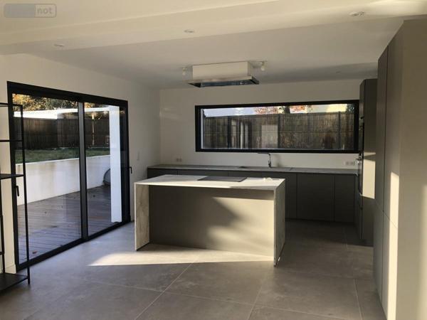 Maison à louer à Caudan dans le Morbihan (56850), ref : 56082-L77