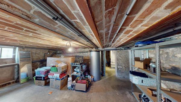 2 maisons 365000  pour un total de 205 m2 et S/S total