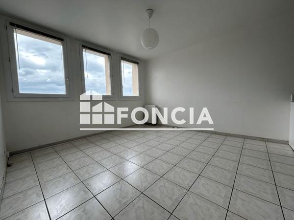 Location Appartement 2 pièces 38.8 m² - TOUR ROLLAND GARROS - 1 RUE SAINT ANTOINE DE SAINT EXUPERY Marignane 13700