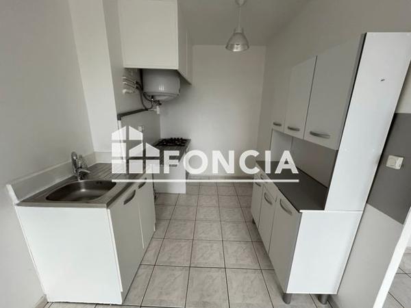 Location Appartement 2 pièces 38.8 m² - TOUR ROLLAND GARROS - 1 RUE SAINT ANTOINE DE SAINT EXUPERY Marignane 13700