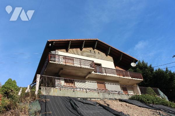 Maison style chalet de 130m² sur 1182m² de terrain en situation dominante et belle vue imprenable
