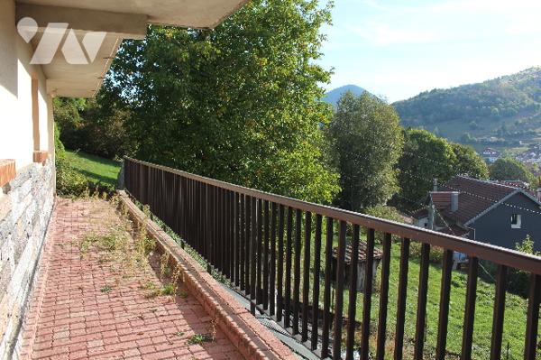 Maison style chalet de 130m² sur 1182m² de terrain en situation dominante et belle vue imprenable