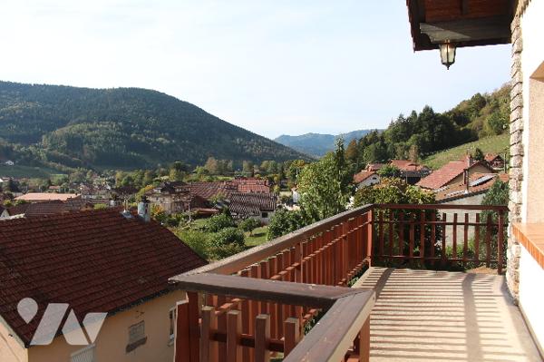 Maison style chalet de 130m² sur 1182m² de terrain en situation dominante et belle vue imprenable